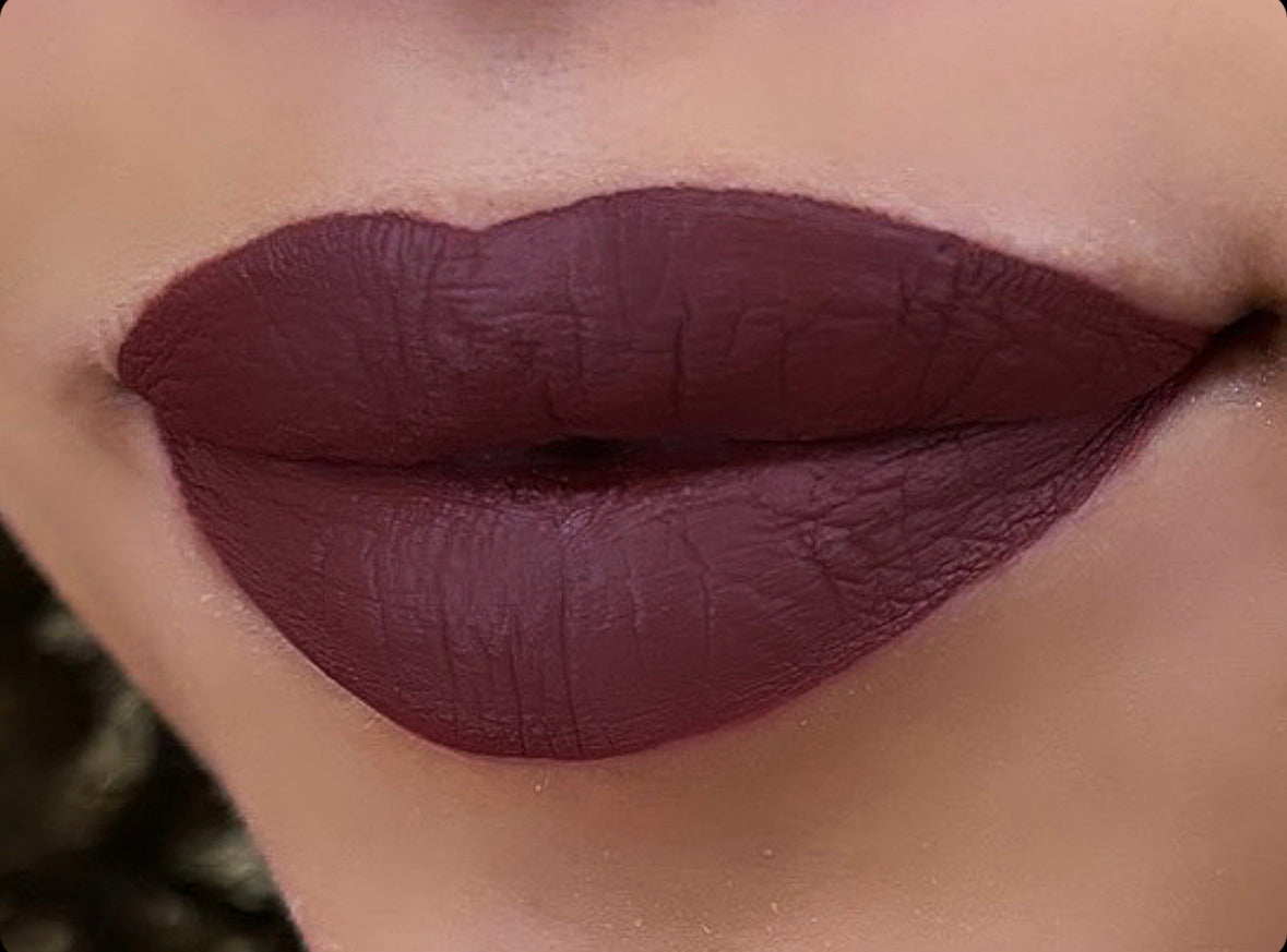 Goddess Liquid Matte Lipstick “Amorr”